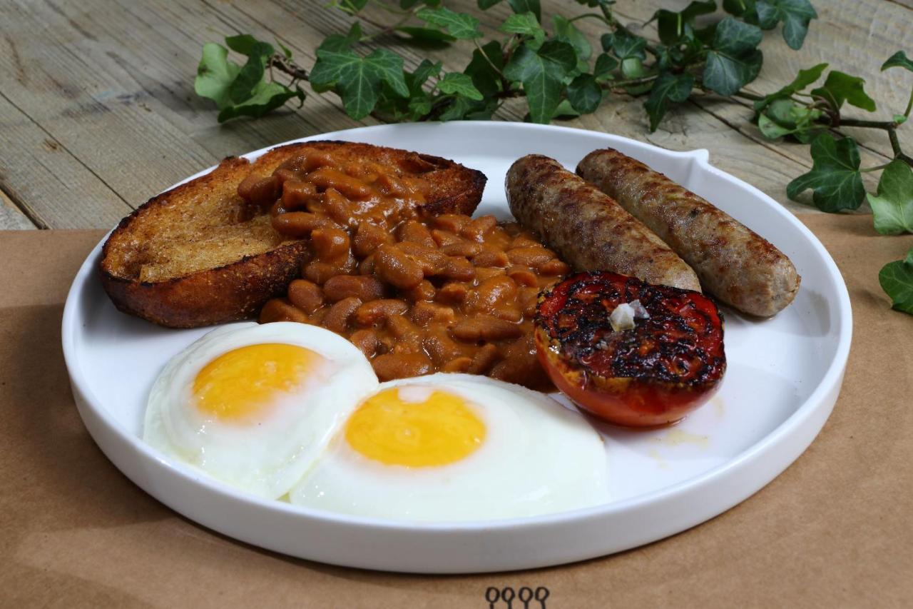 Shirvan Hotel City Yard Jidda Exteriör bild English breakfast