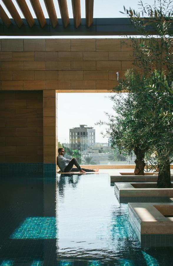 Shirvan Hotel City Yard Jidda Exteriör bild The pool at the hotel