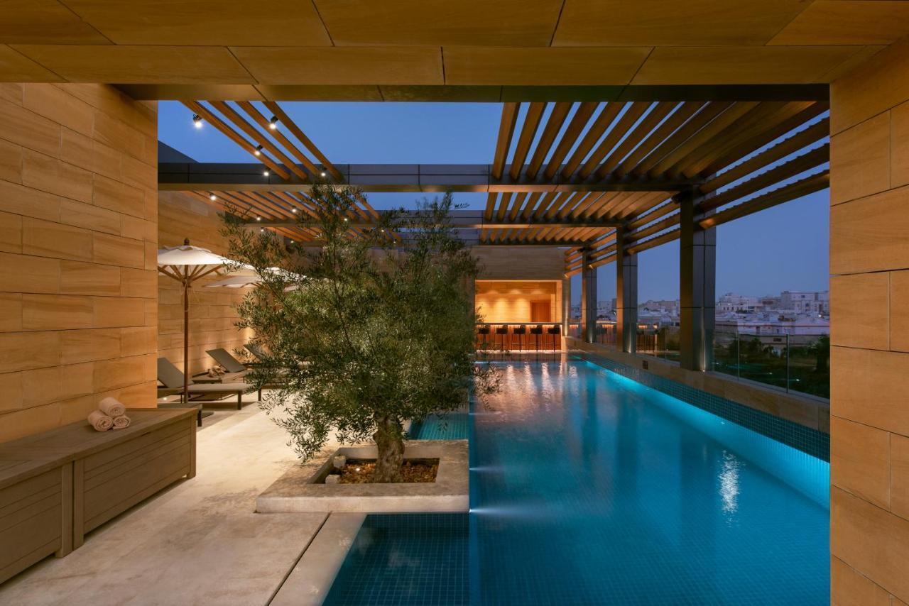 Shirvan Hotel City Yard Jidda Exteriör bild The pool at the hotel