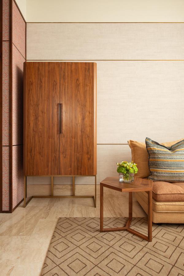 Shirvan Hotel City Yard Jidda Exteriör bild A room at the Mandarin Oriental