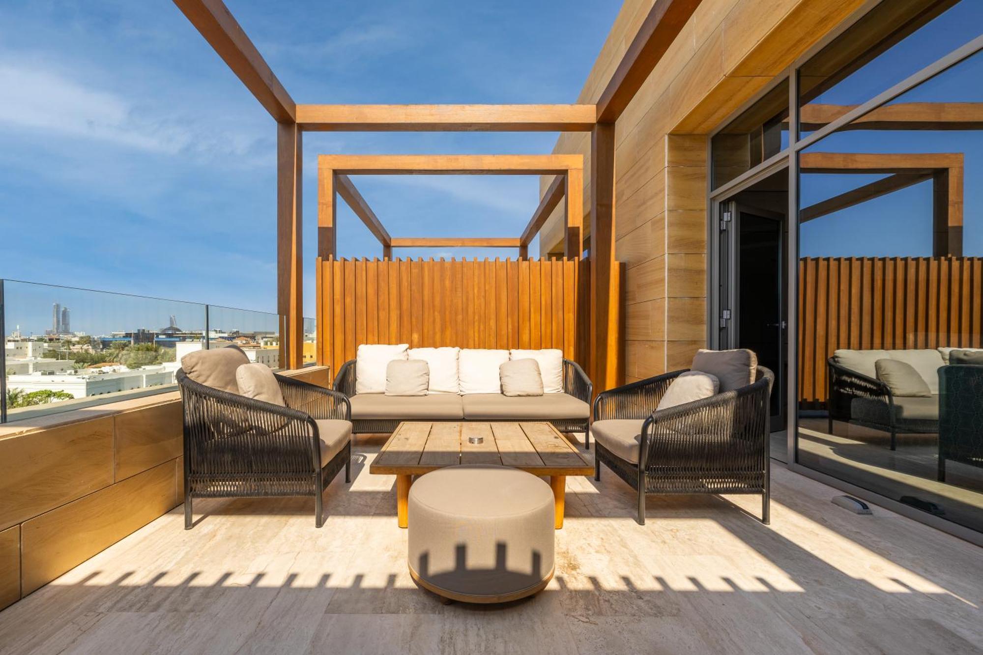 Shirvan Hotel City Yard Jidda Exteriör bild The Terrace